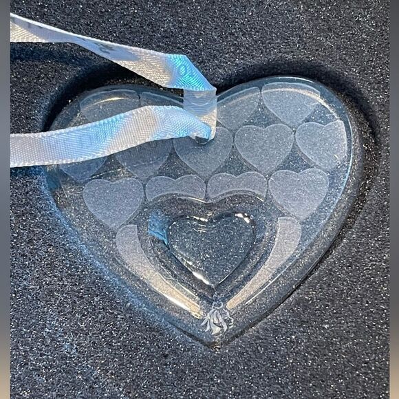 Royal Doulton heart ornament - Picture 2 of 4